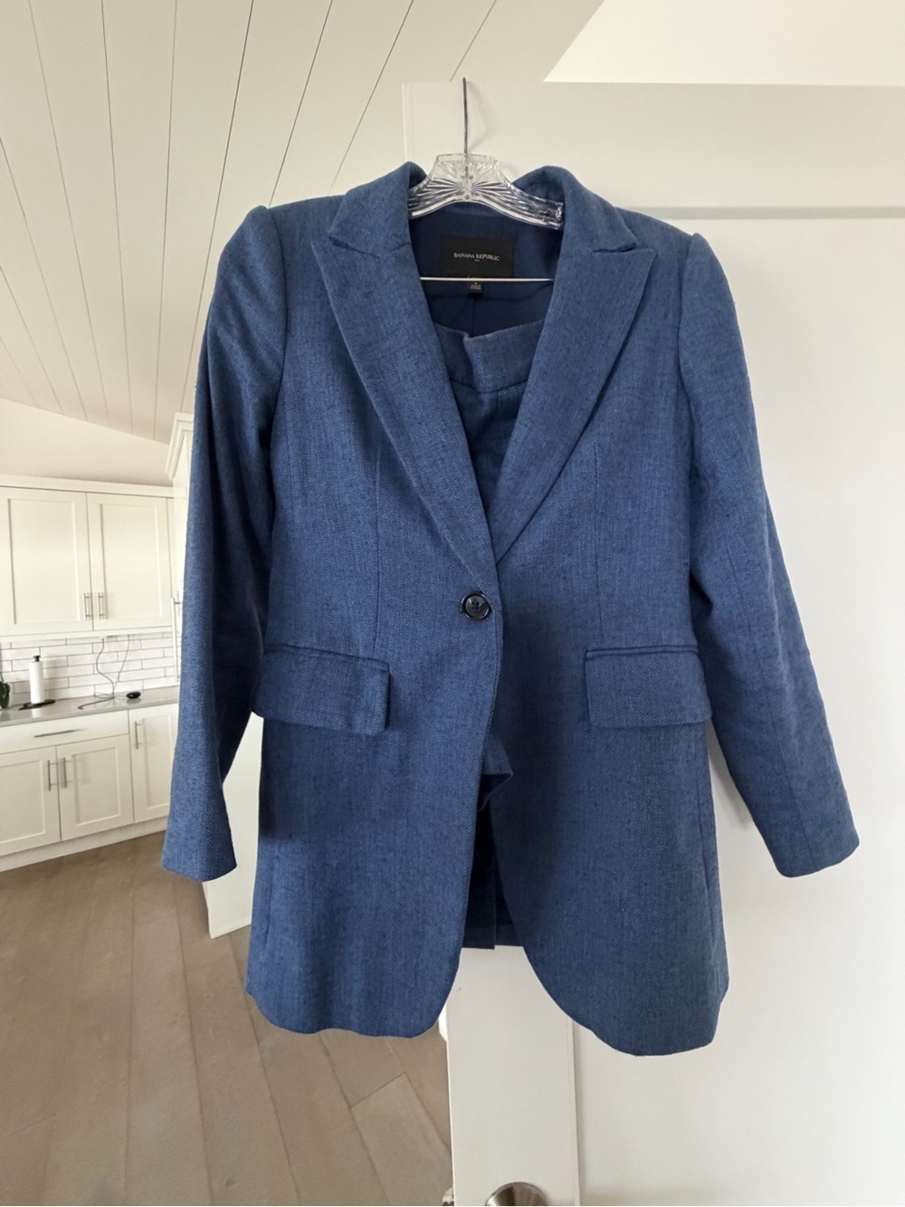 Banana Republic Blue Linen-Blend Blazer with High-Waist Shorts Set - Picture 3 of 11